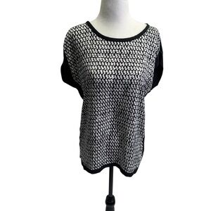 Diane Von Furstenburg Black and White short sleeve silk Top Size 8/M
